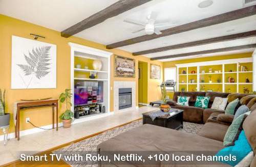 Menifee House | Spacious 6-Bedroom House in Prime Location