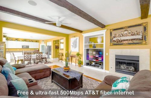 Menifee House | Spacious 6-Bedroom House in Prime Location