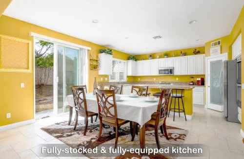 Menifee House | Spacious 6-Bedroom House in Prime Location