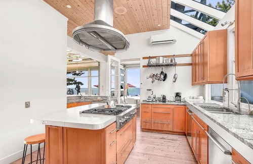 Fire Island Pines House | Spacious 6 Bedroom 6.5 Bath Pines house on the Bay w/AC, Heated Pool & Hot Tub