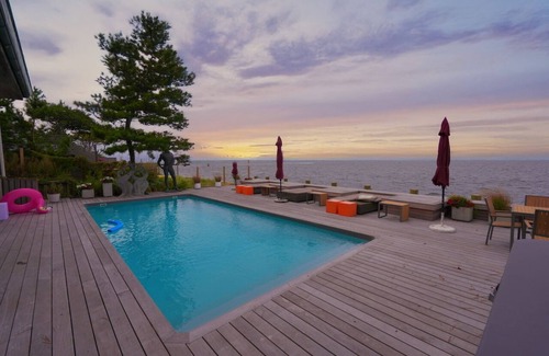 Fire Island Pines House | Spacious 6 Bedroom 6.5 Bath Pines house on the Bay w/AC, Heated Pool & Hot Tub