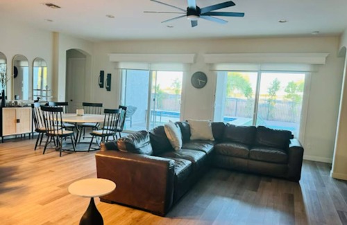 Queen Creek House | Spacious 6-bedroom house with a pool, AC, WiFi in beautiful Queen Creek!