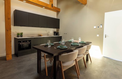 Municipality of Ede House | Spacious 6-person home with a private hot tub in the garden. Stylish, single-floor layout with all modern comforts.