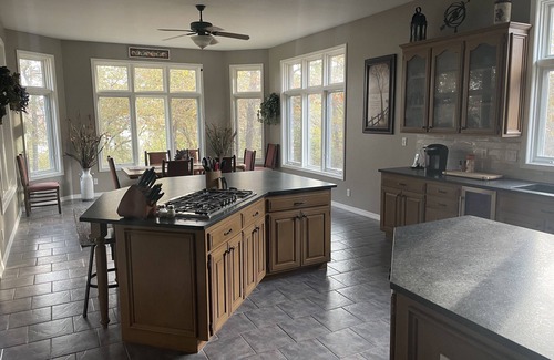 Lampe House | SPACIOUS, 6600sq ft PRIVATE LAKEFRONT OASIS ON 6 ACRES