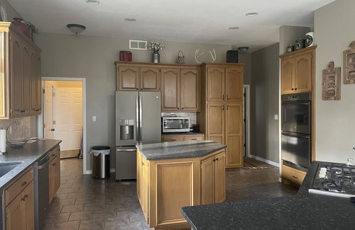 Lampe House | SPACIOUS, 6600sq ft PRIVATE LAKEFRONT OASIS ON 6 ACRES