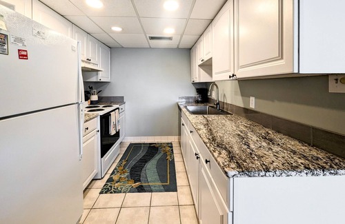 North Ocean City Condo | Spacious 6th-floor condo near beach with outdoor pool, balcony, terrace, W/D, AC