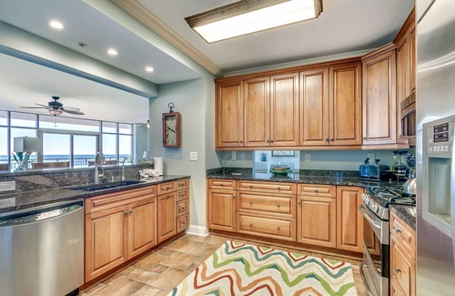 Windy Hill Condo | Spacious 6th Floor Oceanfront Condo at North Beach Resort & Villas