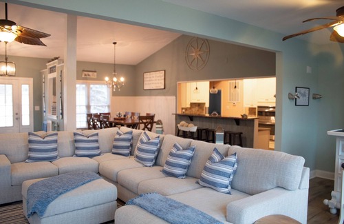Henrico House | Spacious 7-bedroom, 5-bath home on 168' of a wide, deep-water cove.