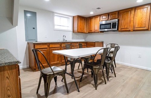 Ballston House | Spacious 7-bedroom, 5 Full bathroom house. Walkers Paradise No car required!