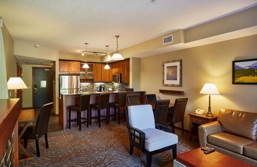 Canmore Condo | Spacious (700 sqft) 1 Bedroom/1 Bath cozy Condo/Pool & Hot tubs