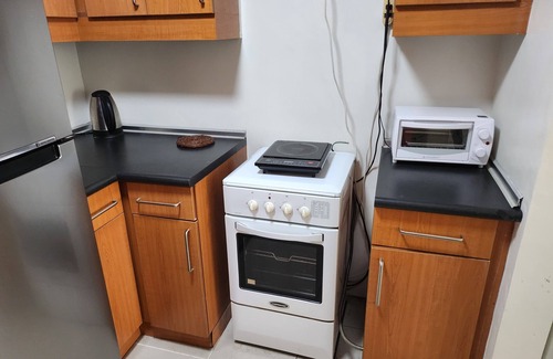 Ermita Condo | Spacious 775 sq ft 1 br CONDO - attached to Robinson's Mall , pool gymn n