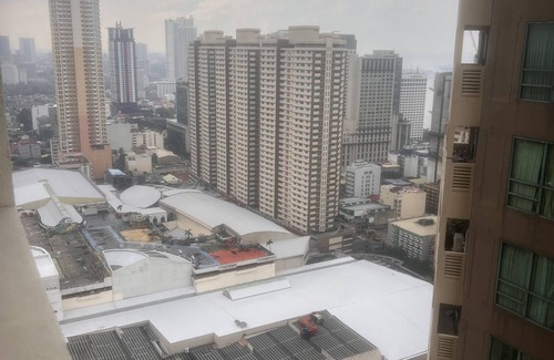 Ermita Condo | Spacious 775 sq ft 1 br CONDO - attached to Robinson's Mall , pool gymn n