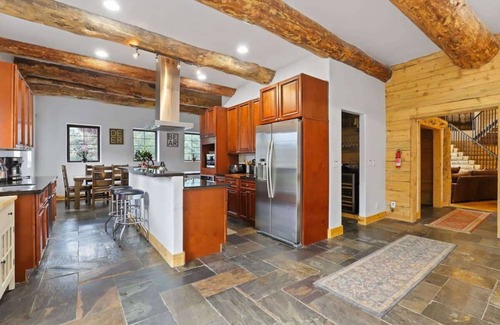 Blue River House | Spacious 7BR Lodge w/Hot Tub & Mtn Views!
