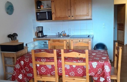 Saint-Jean-d'Arves Apartment | Spacious 8-person apartment with stunning views