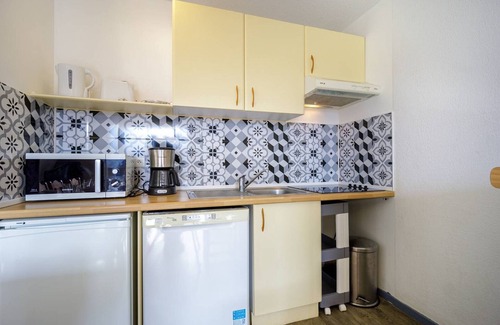 Peyragudes Apartment | "Spacious 8-Person Apartment Near Peyragudes Slopes with Balcony & Free Parking"