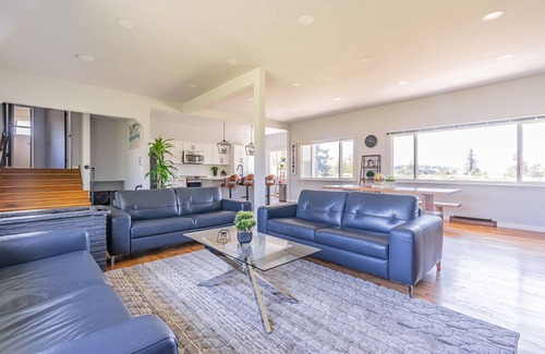 SeaTac House | Spacious 8BR 4BA home, 5-min from SeaTac Int'l