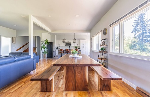 SeaTac House | Spacious 8BR 4BA home, 5-min from SeaTac Int'l