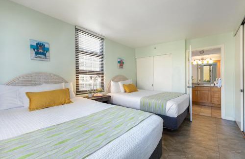 Waikiki Apartment | Spacious 8th Floor Waikiki Condo with City Views, Full Kitchen & Free Parking (10802)