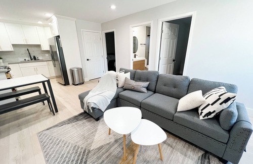 Santa Clara House | Spacious 9-bedroom/8-Bath Triplex in enchanting neighborhood of Santa Clara