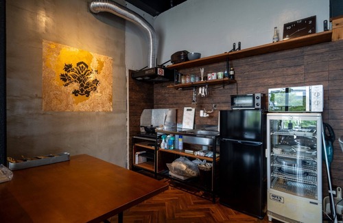 Awase Apartment | Spacious adult oneroom apartmentup to 7 people f/Okinawa Okinawa