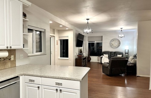 Gateway House | Spacious Alaskan RetreatnNo Extra Cleaning Fees!