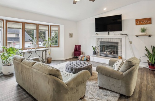 Northeast Anchorage House | Spacious Anchorage Vacation Rental w/ Private Yard