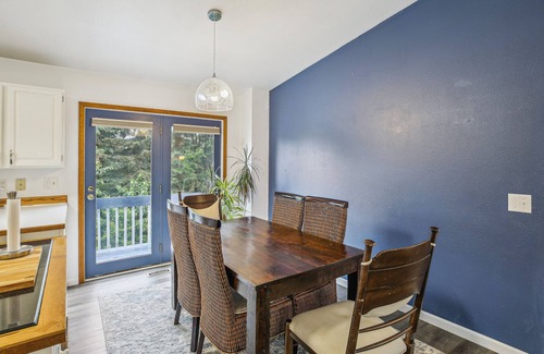 Northeast Anchorage Cottage | Spacious Anchorage Vacation Rental w/ Private Yard