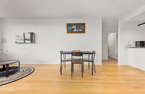Dickson Apartment | Spacious and Brand New 2bd 2bth uniti in Dickson with free parking and WiFi