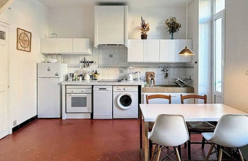 7th Arrondissement Apartment | Spacious and Bright Apartment, Near Vieux Port & Endoume 🌞