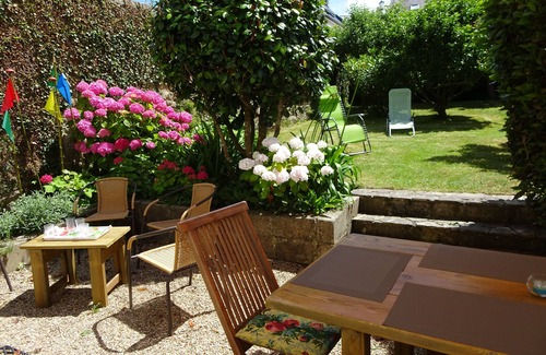 Treboul House | Spacious and bright house 3* enclosed garden parking 200m beach, thalasso, GR 34