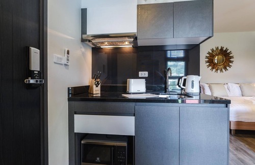 Koh Kaew Apartment | Spacious and clean apartment in The Deck Patong