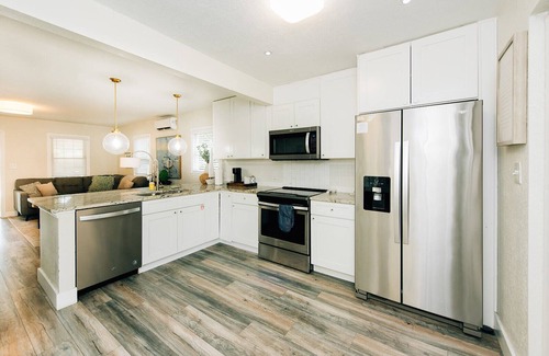 United Central House | Spacious and comfy centrally located home