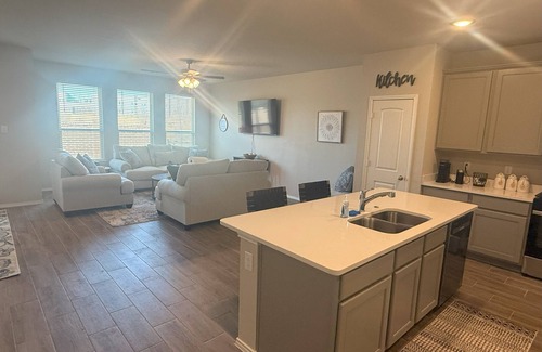 Tarrant County House | Spacious and Comfortable Home in Fort Worth, TX