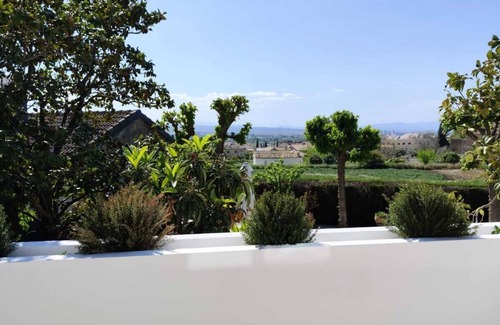 Barrio de la Vega Apartment | Spacious and comfortable apartment with terrace and views