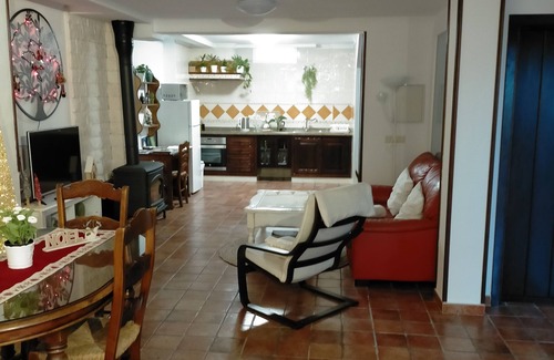 Ardales Apartment | Spacious and comfortable apartment A 7 KM FROM THE KING AND WIFI CAMINITO FREE