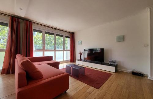 Montrouge Apartment | Spacious and comfortable apartment - Perfect for families & friends - near public transportation