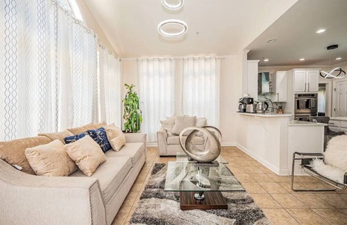 Montpelier House | Spacious and Cozy 8 Bedrooms house w/Gym near D.C
