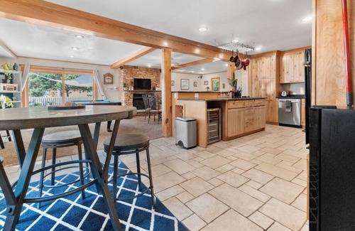 Richmond House | Spacious and Cozy Oasis on Monument Avenue