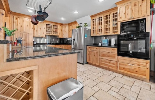 Richmond House | Spacious and Cozy Oasis on Monument Avenue