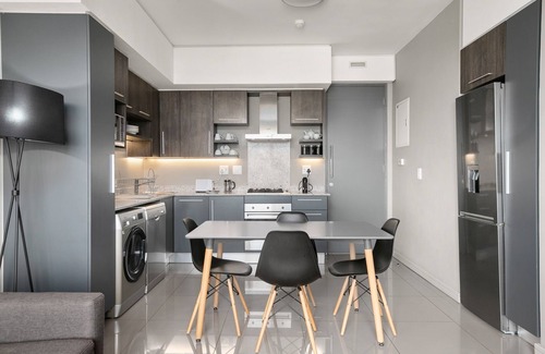 Greater Johannesburg Metropolitan Area Apartment | Spacious and Elegant 2 Bedroom Apartment