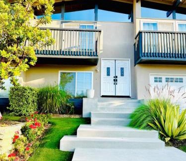 Thousand Oaks Villa | Spacious and Exclusive Oasis 6BR 3BA