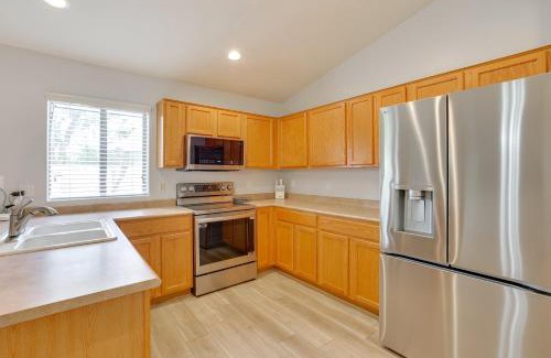 Mountain Vista Ranch House | Spacious and Fenced Yard Relaxing Home in Surprise