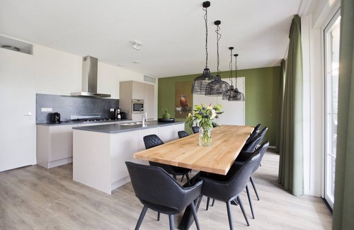 Voorthuizen House | Spacious and fully furnished holiday villa for 12 people.