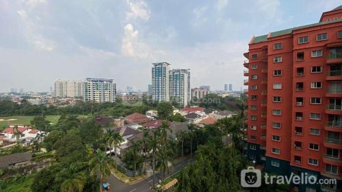 Pondok Indah Apartment | Spacious and Homey 2BR at Nuasa Hijau Pondok Indah Apartment By Travelio
