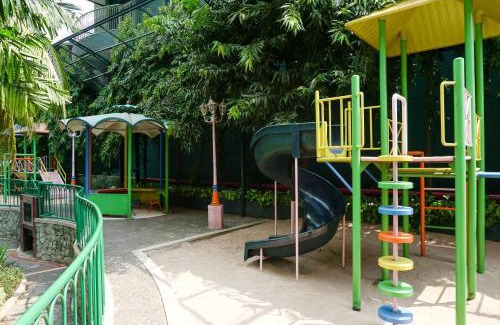 Pondok Indah Apartment | Spacious and Homey 2BR at Nuasa Hijau Pondok Indah Apartment By Travelio
