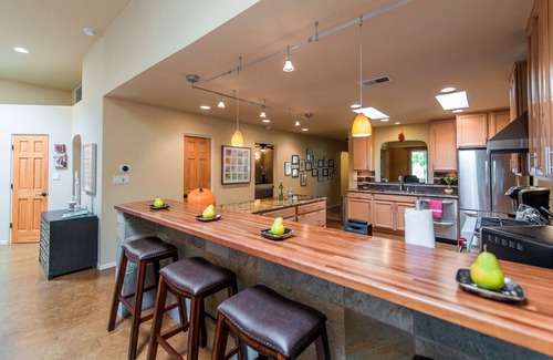 Albuquerque House | Spacious and luxurious home away from home! UNM/Nob Hill