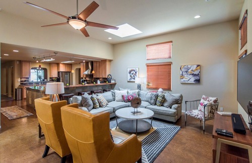 Albuquerque House | Spacious and luxurious home away from home! UNM/Nob Hill