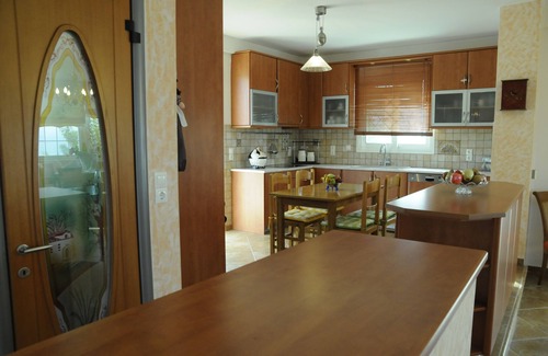 Kontos Villa | Spacious And Luxurious Villa Close Proximity To The Beach