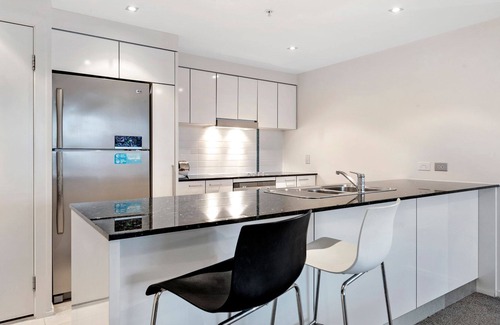 Broadbeach Apartment | Spacious and modern 3 bed apartment in central Broadbeach @ Sierra Grand