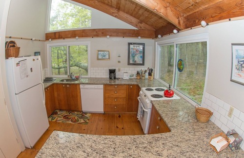 Truro House | Spacious and modern home, close to beach, Tom's Hill private setting. Home AC